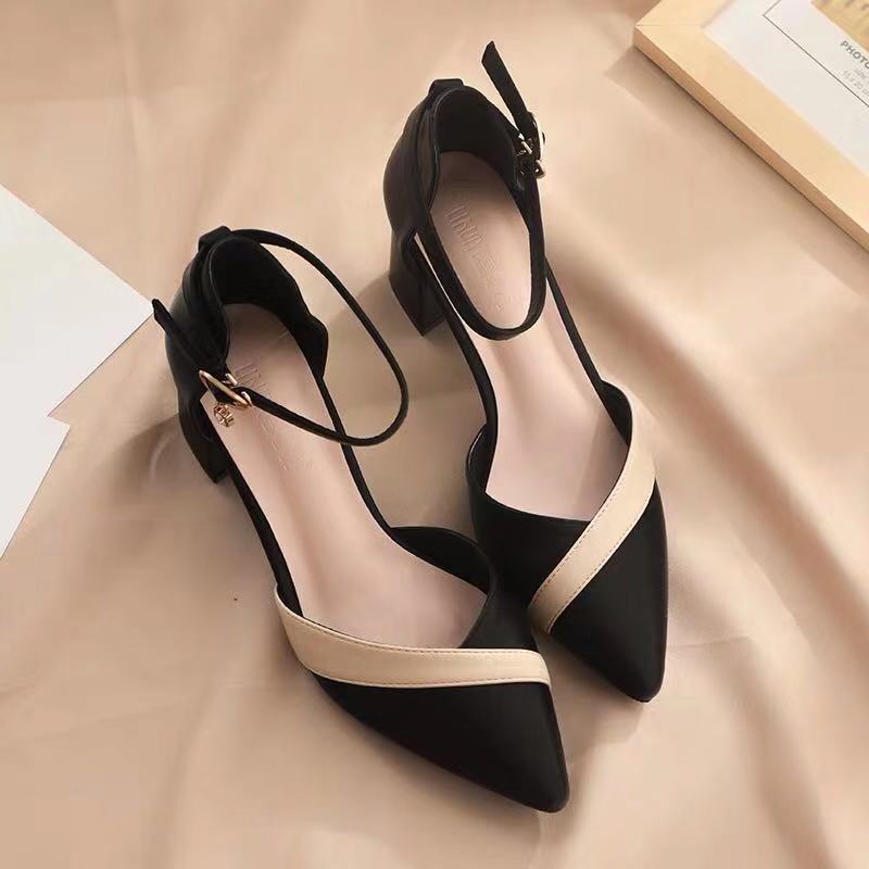 Sepatu Wanita Klasik Beige Hak - Leather Classic Strap ulasan dan harga